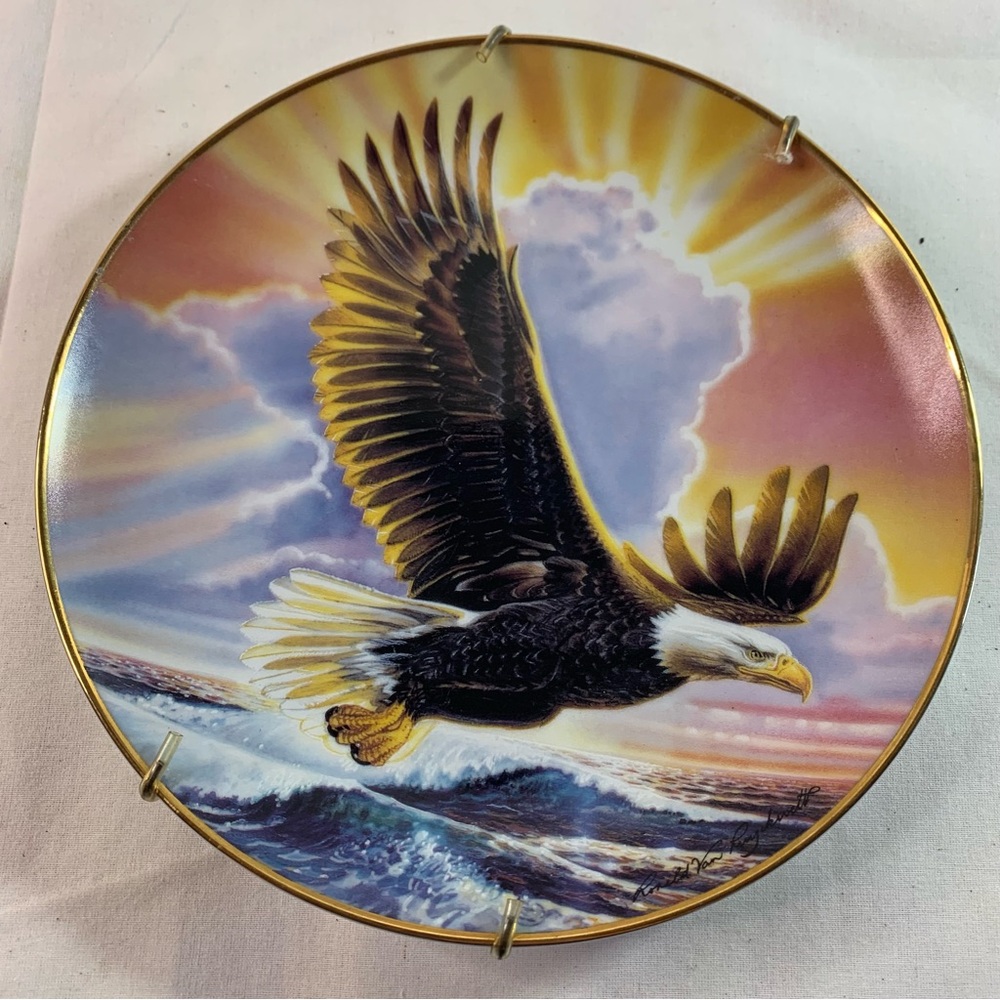 Franklin Mint Wings of Majesty Plate with Gold Accents